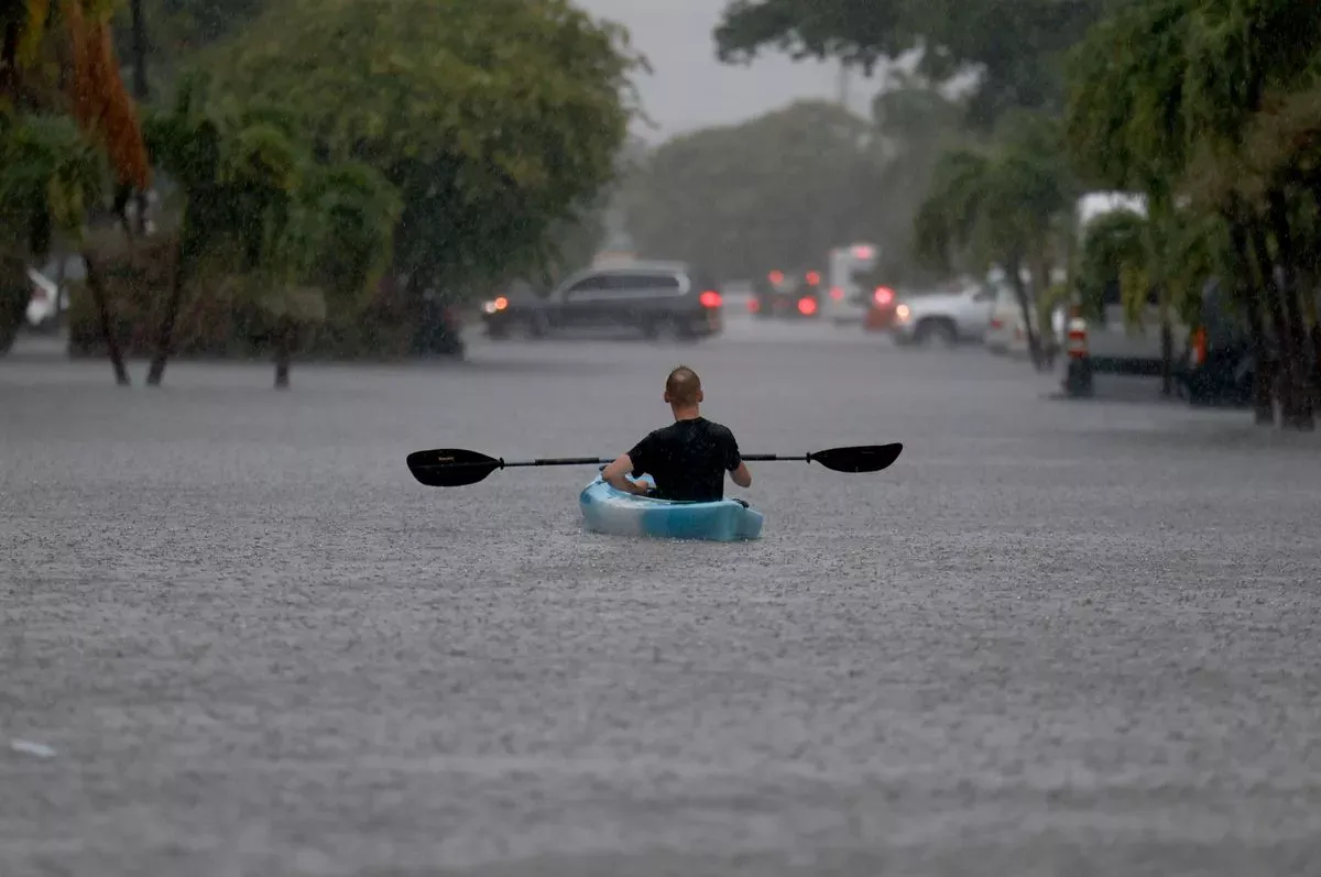 1 Rain Storms Inundate Southern Florida