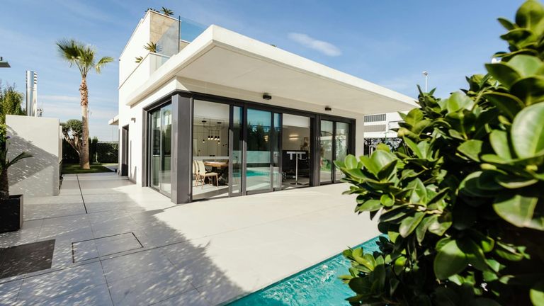 Miami Beach Sees Major Rise in Luxury Real Estate Sales Amid Post-Pandemic Boom
