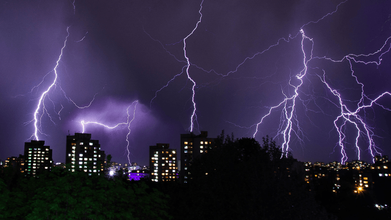 Severe Thunderstorms Sweep Across Florida, Prompting Flood Warnings and Disruptions in Miami