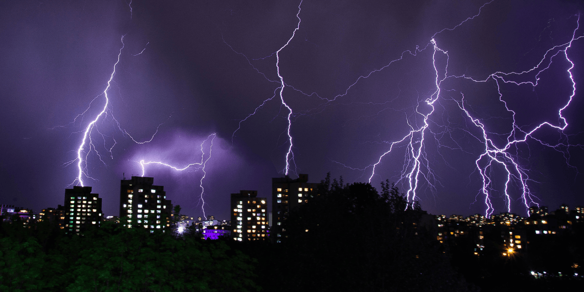 Severe Thunderstorms Sweep Across Florida, Prompting Flood Warnings and Disruptions in Miami